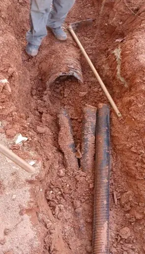 Execução de Drenagem - Tubulação PEAD e Concreto - Drenagem e tubulação - registro 4