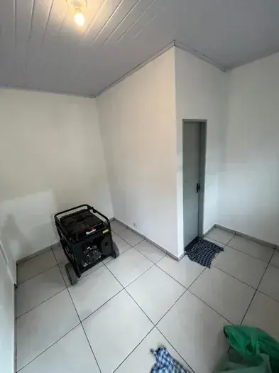 Projeto e Construção de UVR Jardim Colombo - Piso e instalações - registro 21